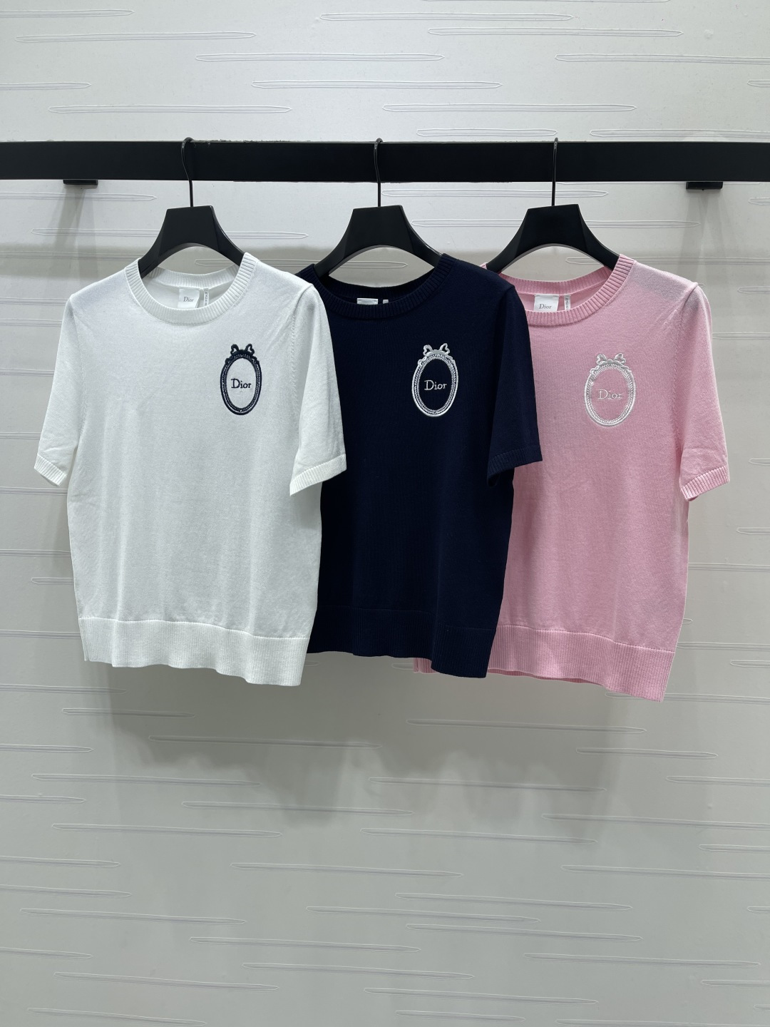 Women's short sleeves